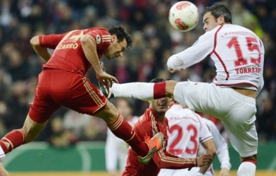 Bayern Munich vs Kaiserslautern: Dortmund, hãy đợi đấy